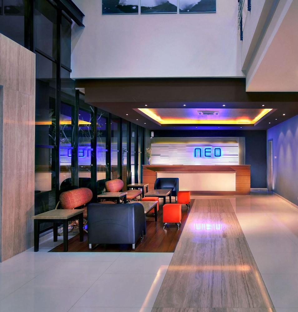 Hotel Neo Candi Simpang Lima - Semarang By Aston Exterior photo
