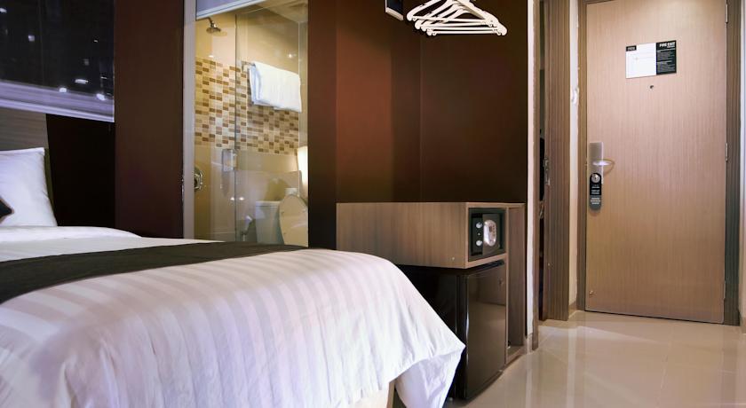 Hotel Neo Candi Simpang Lima - Semarang By Aston Exterior photo