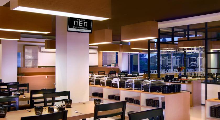Hotel Neo Candi Simpang Lima - Semarang By Aston Exterior photo