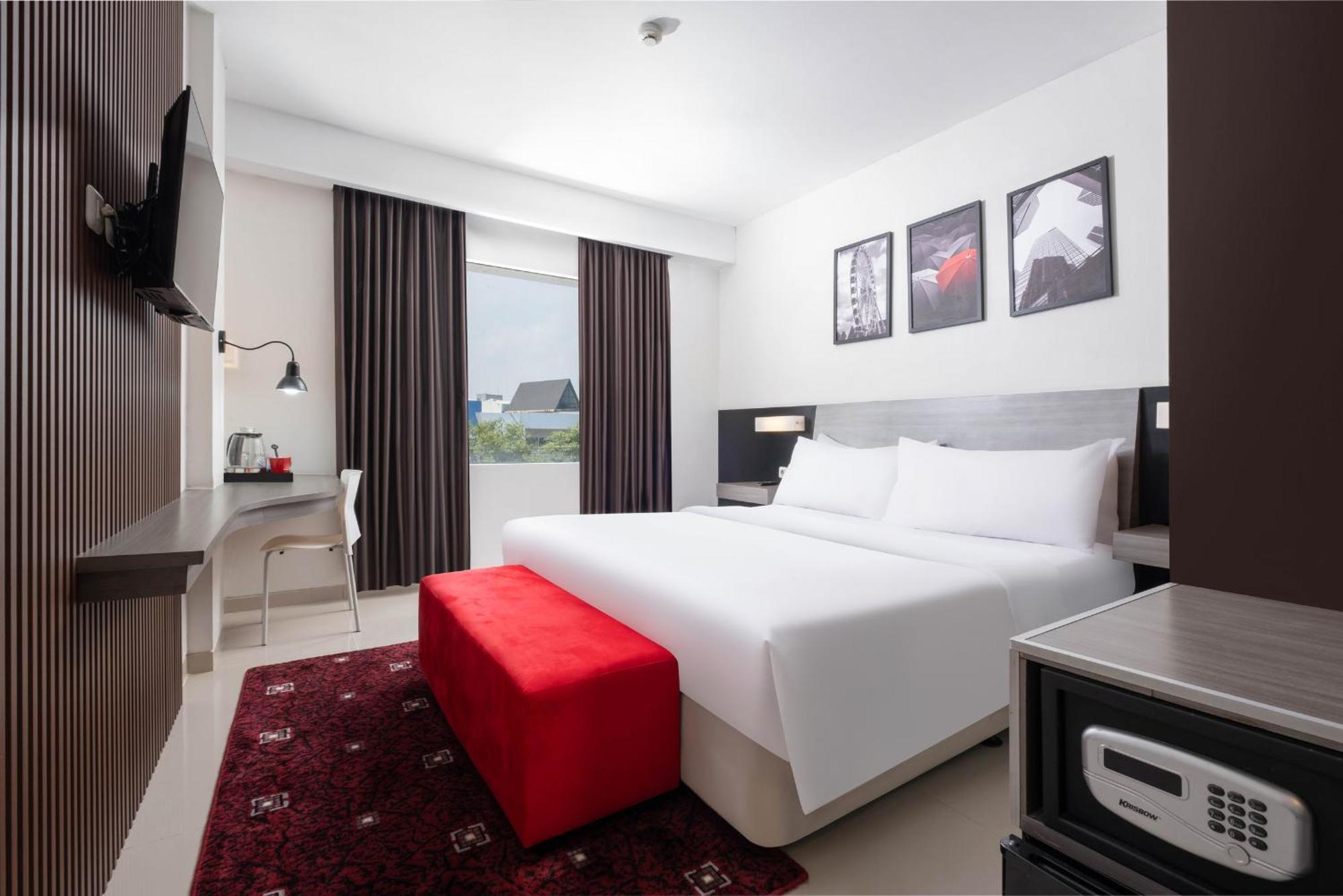 Hotel Neo Candi Simpang Lima - Semarang By Aston Exterior photo