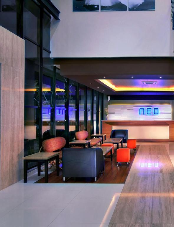 Hotel Neo Candi Simpang Lima - Semarang By Aston Exterior photo