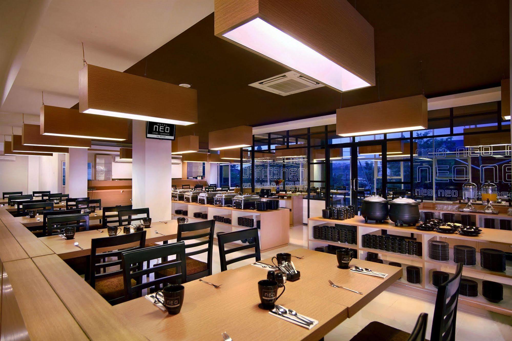 Hotel Neo Candi Simpang Lima - Semarang By Aston Exterior photo